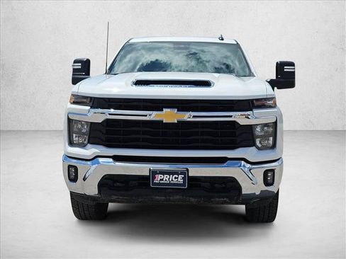 Used 2026 Chevrolet Silverado 2500 LT AWD/4WD image 2