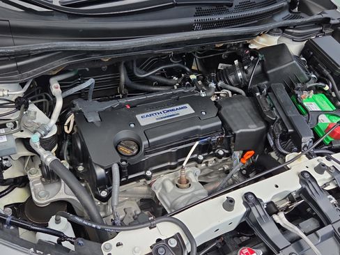 Used 2015 Honda CR-V LX image 17