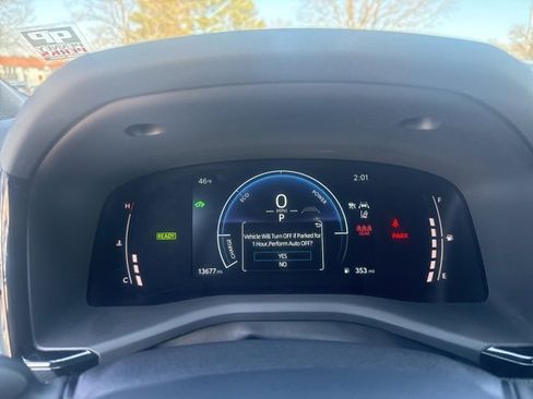 Used 2025 Toyota Camry SE image 25