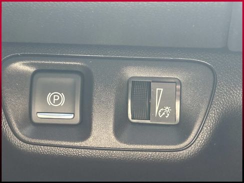 Used 2022 GMC Acadia SLE w/ Driver Convenience Package FWD image 30