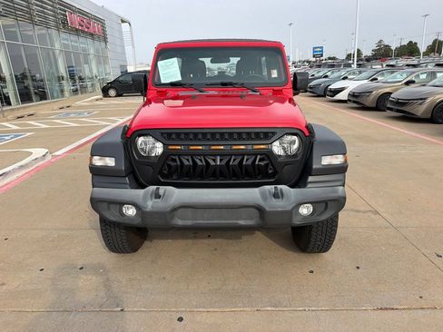 Used 2018 Jeep Wrangler Unlimited Sport AWD/4WD image 8