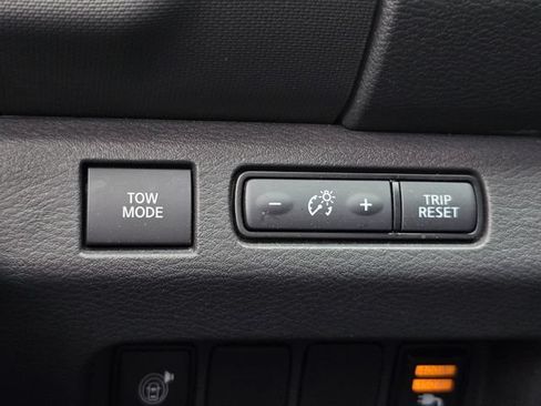 Used 2022 Nissan Frontier PRO-4X AWD/4WD image 37