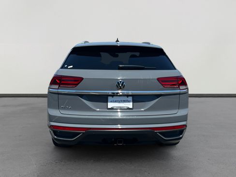 Used 2022 Volkswagen Atlas Cross Sport SE FWD image 4
