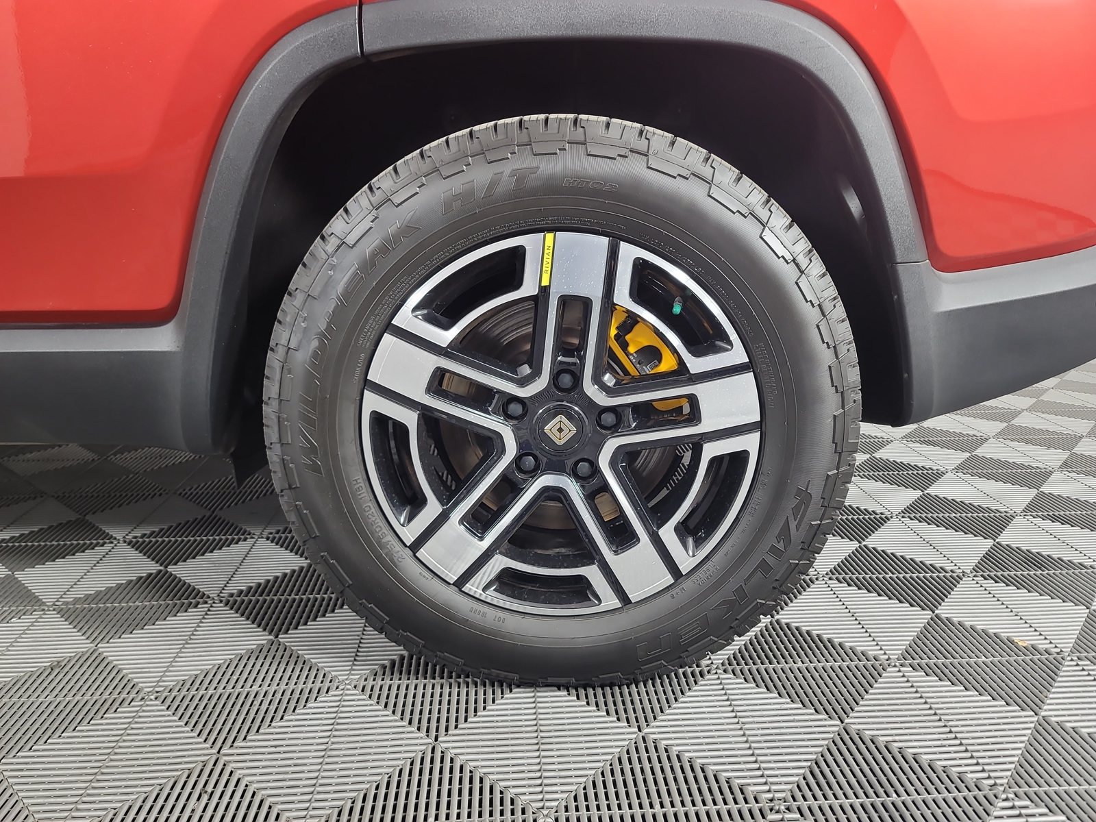 Used 2023 Rivian R1S Launch Edition Quad AWD/4WD image 10