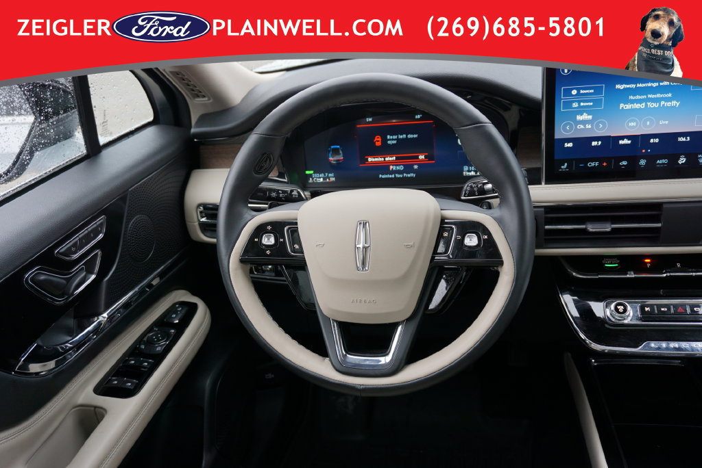 Used 2025 Lincoln Corsair Grand Touring AWD/4WD image 17