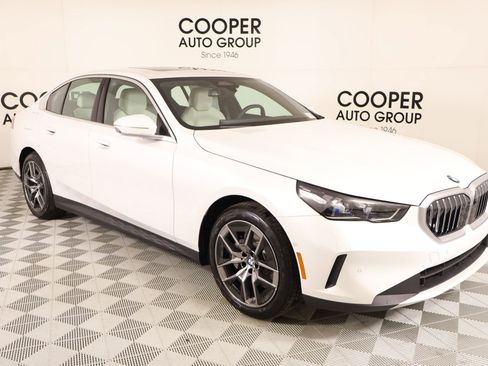 New 2026 BMW 530i w/ Premium Package image 1