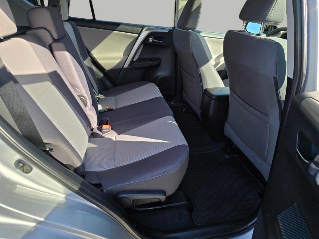 Used 2015 Toyota RAV4 XLE AWD/4WD image 25