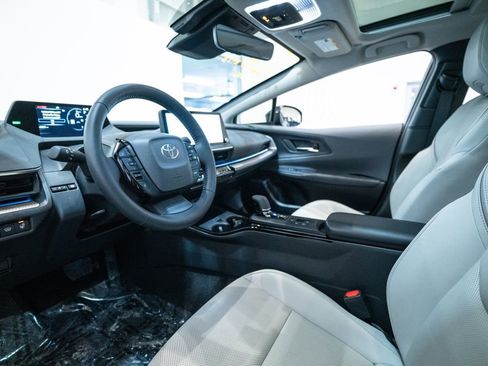 Used 2024 Toyota Prius XLE image 4