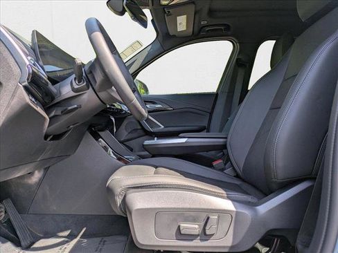 Used 2025 BMW X1 xDrive28i w/ Technology Package image 4