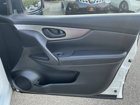 Used 2019 Nissan Rogue Sport S w/ Appearance Package AWD/4WD image 24