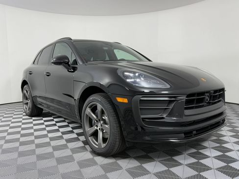 Certified 2026 Porsche Macan AWD/4WD image 7