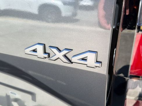 New 2026 Nissan Frontier S image 9