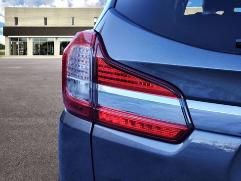 Used 2022 Subaru Ascent Touring image 9