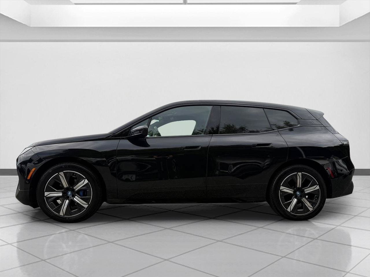 Used 2024 BMW iX xDrive50 w/ Premium Package AWD/4WD image 2