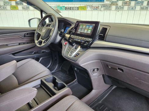 Used 2019 Honda Odyssey EX image 2
