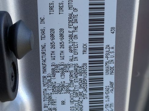 Used 2023 Toyota Tundra Limited image 33