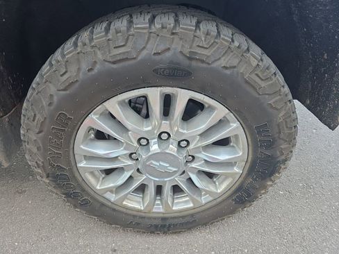 Used 2020 Chevrolet Silverado 2500 High Country w/ Z71 Off-Road Package image 6