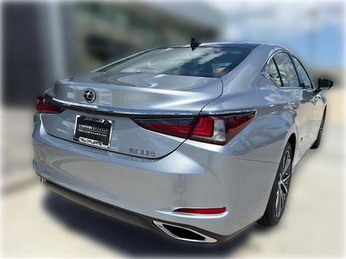 Certified 2025 Lexus ES 350 w/ Premium Package FWD image 9