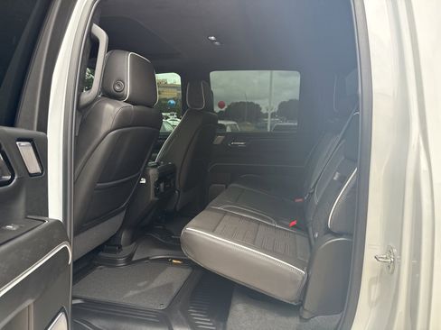 Used 2025 GMC Sierra 2500 AT4X AWD/4WD image 5