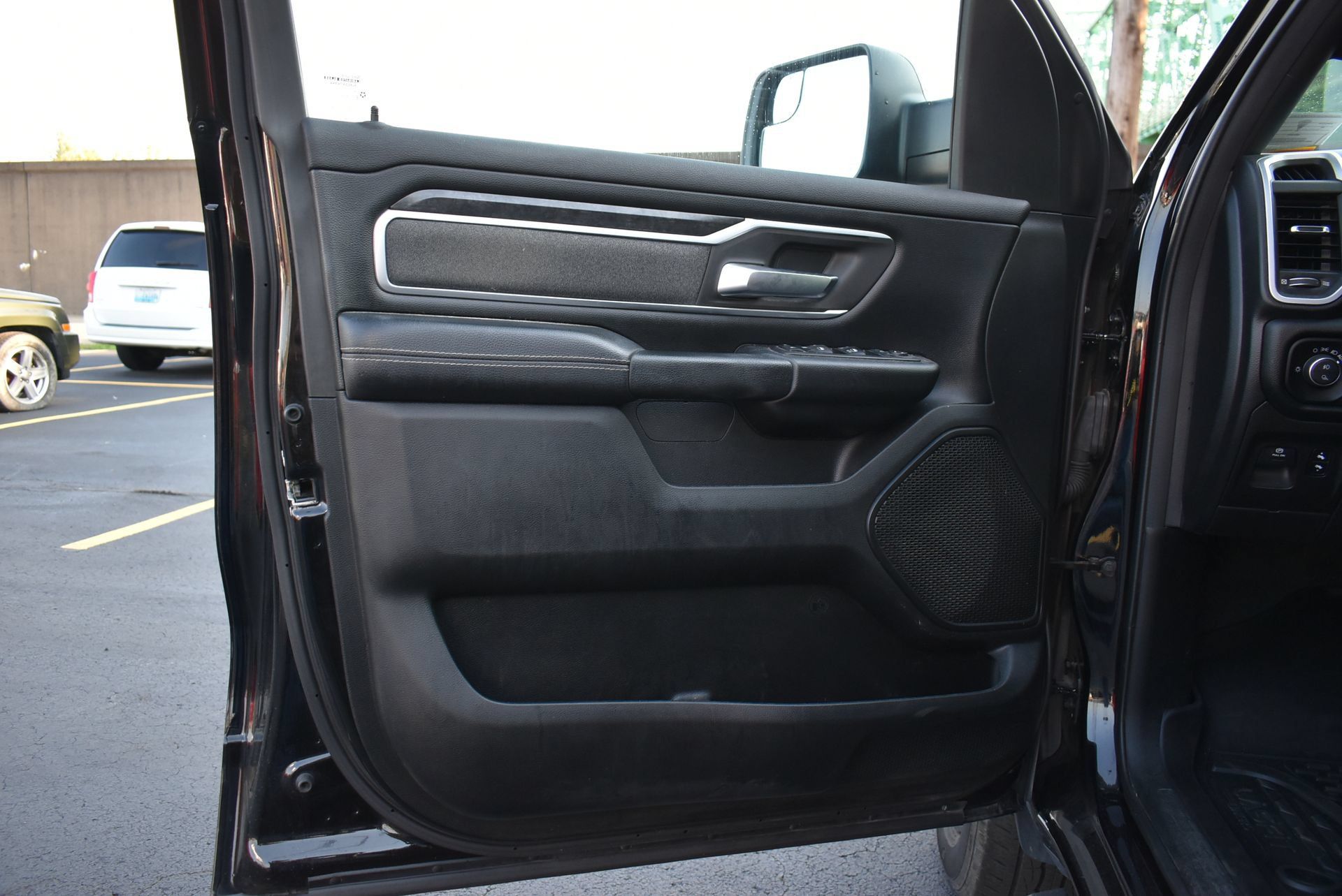 Used 2021 RAM 1500 Big Horn AWD/4WD image 12