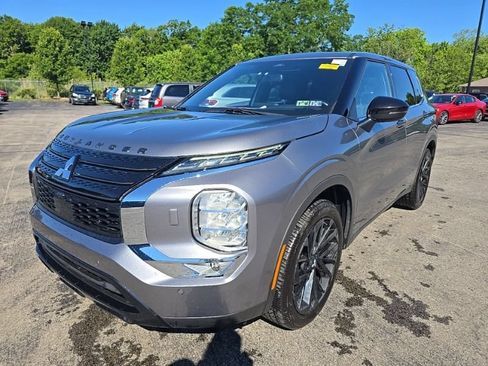 Used 2022 Mitsubishi Outlander SE AWD/4WD image 3