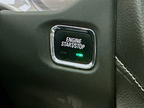 Used 2023 GMC Acadia SLE w/ Driver Convenience Package image 19