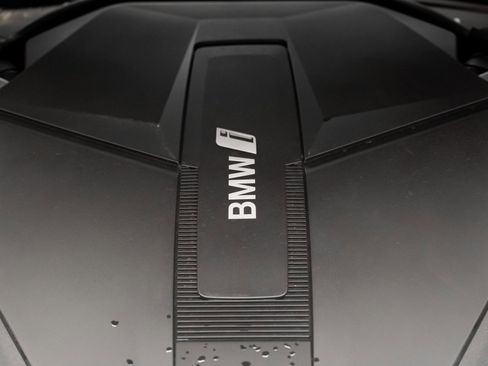 Used 2023 BMW i7 xDrive60 image 72