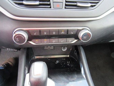 Used 2022 Nissan Altima 2.5 SV w/ SV Premium Package image 18