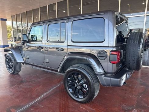 Used 2025 Jeep Wrangler Unlimited Sahara w/ Safety Group AWD/4WD image 6
