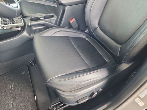 Used 2025 Kia Seltos EX FWD image 17