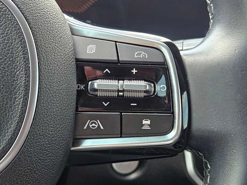 Certified 2024 Kia Sorento EX w/ Panoramic Sunroof Package FWD image 11