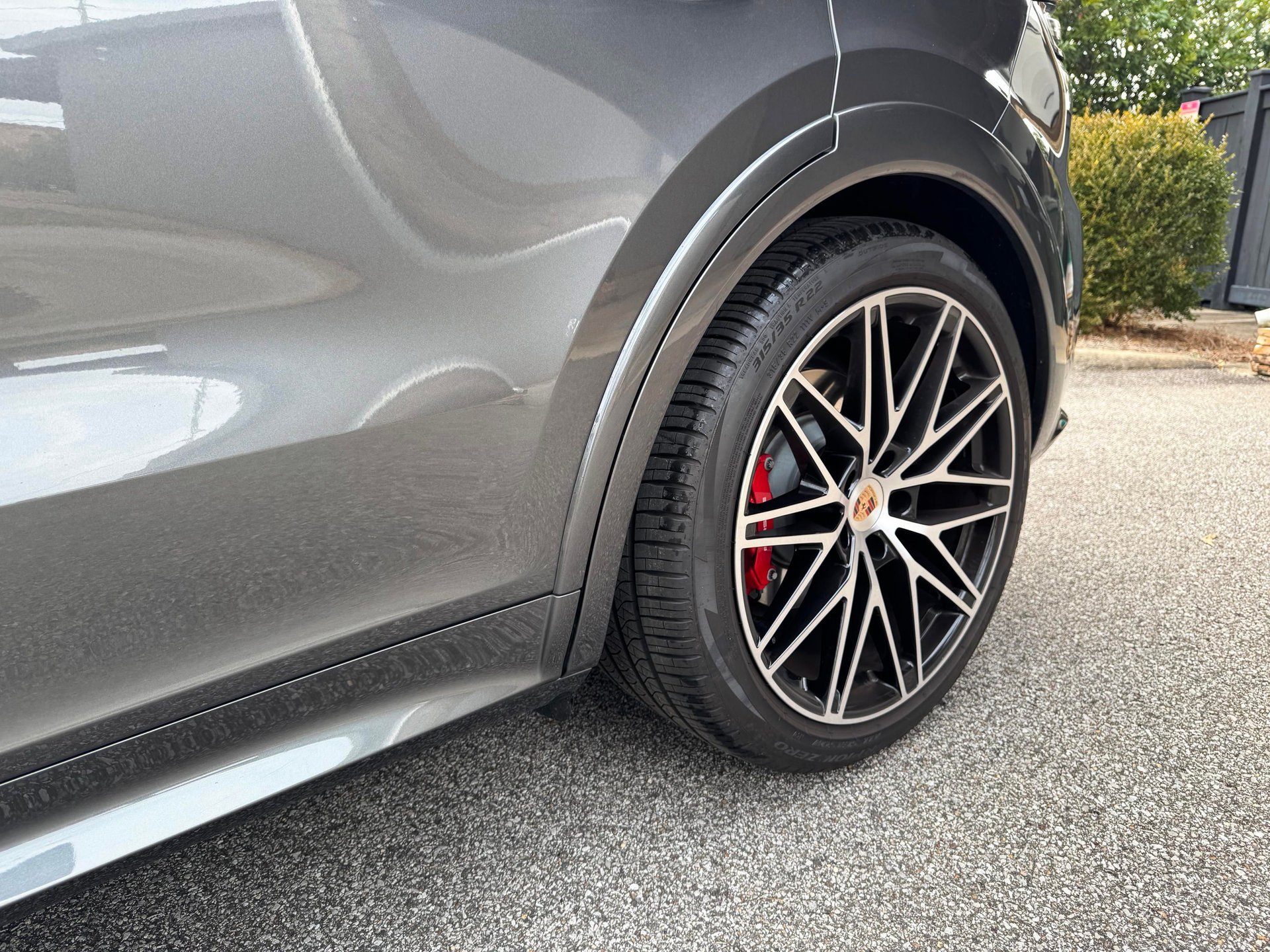 Used 2025 Porsche Cayenne GTS AWD/4WD image 25