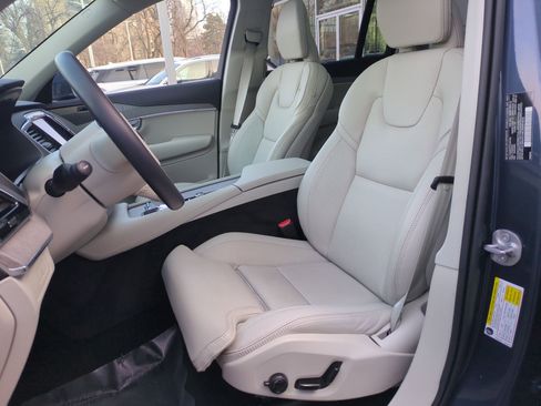 Used 2025 Volvo XC90 T8 Ultra w/ Protection Package Premier image 15