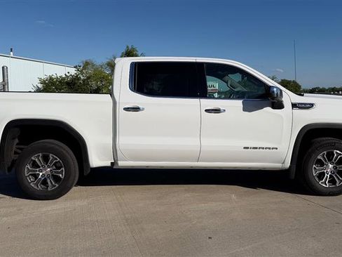 Used 2026 GMC Sierra 1500 SLT image 6