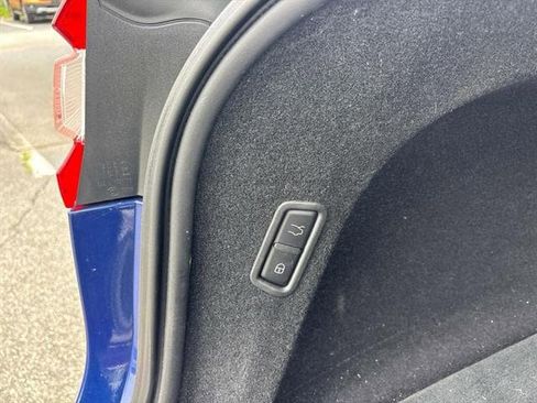 Used 2020 Maserati Levante image 15