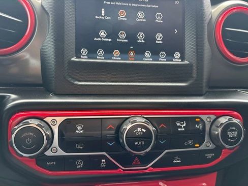 Used 2021 Jeep Wrangler Willys image 32