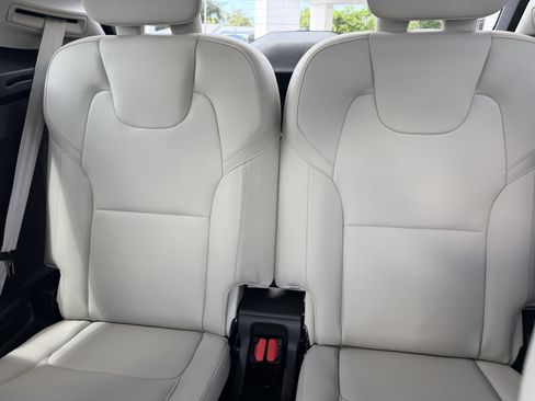 Certified 2024 Volvo XC90 T8 Plus AWD/4WD image 17