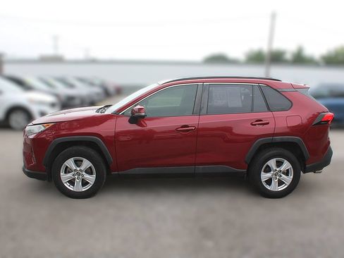 Used 2019 Toyota RAV4 XLE FWD image 14