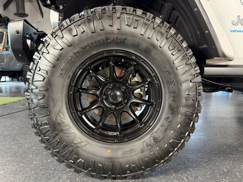 Used 2024 Jeep Wrangler Unlimited Rubicon 4xe image 29