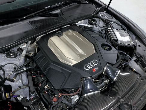Used 2021 Audi RS 6 AWD/4WD image 5