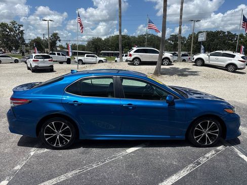 Used 2019 Toyota Camry SE FWD image 6