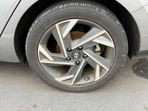 Used 2024 Hyundai Elantra SEL w/ Convenience Package image 10