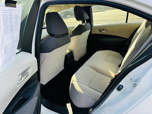 Used 2020 Toyota Corolla LE FWD image 5