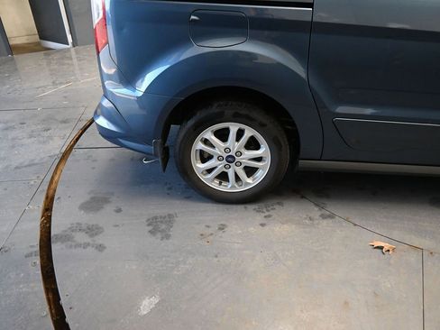 Used 2019 Ford Transit Connect XLT image 21