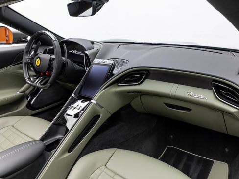 Certified 2025 Ferrari Roma Spider RWD image 38
