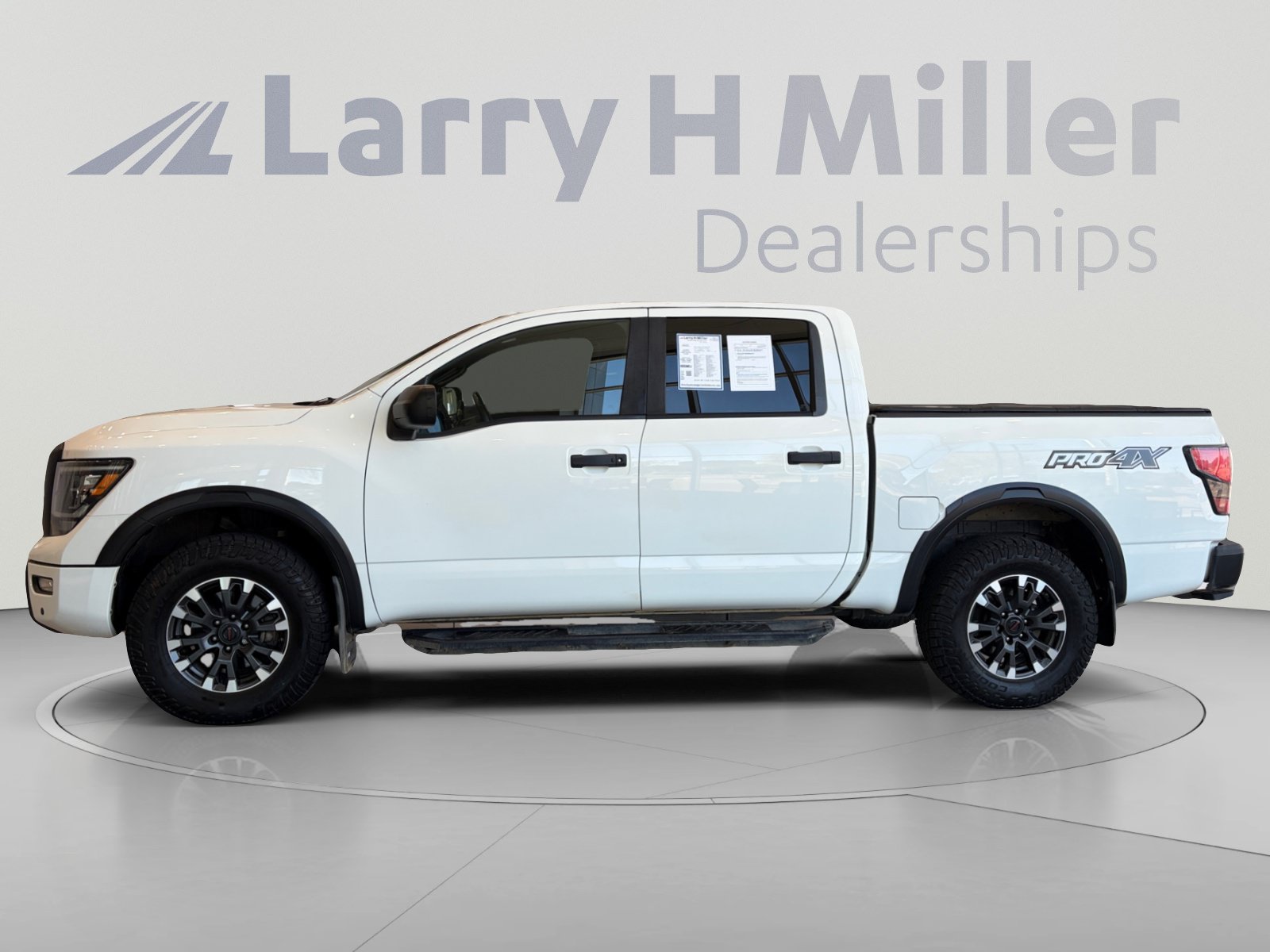 Used 2021 Nissan Titan PRO-4X w/ Pro-4x Utility Package AWD/4WD image 2