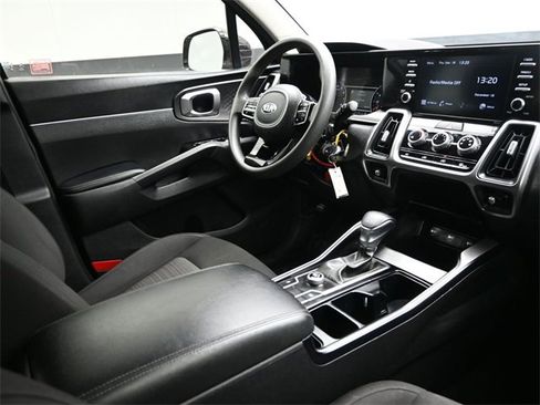 Used 2021 Kia Sorento LX image 19