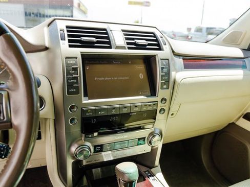 Used 2017 Lexus GX 460 Luxury AWD/4WD image 21