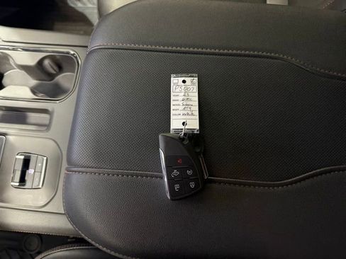 Certified 2023 GMC Sierra 1500 AT4 w/ AT4 Preferred Package image 24