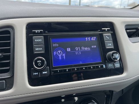 Used 2021 Honda HR-V LX image 12
